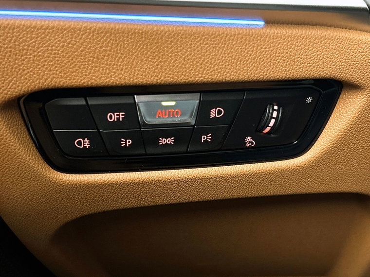 Vehicle Image 28