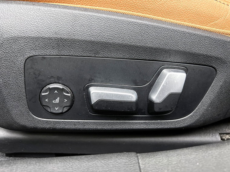 Vehicle Image 29