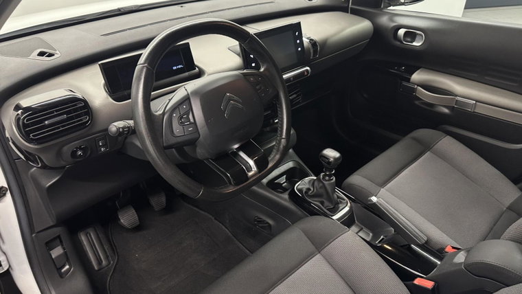 Vehicle Image 17