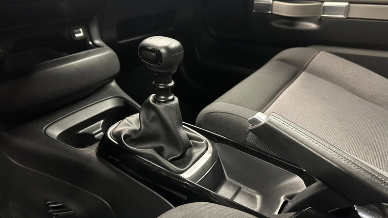 Vehicle Image 35