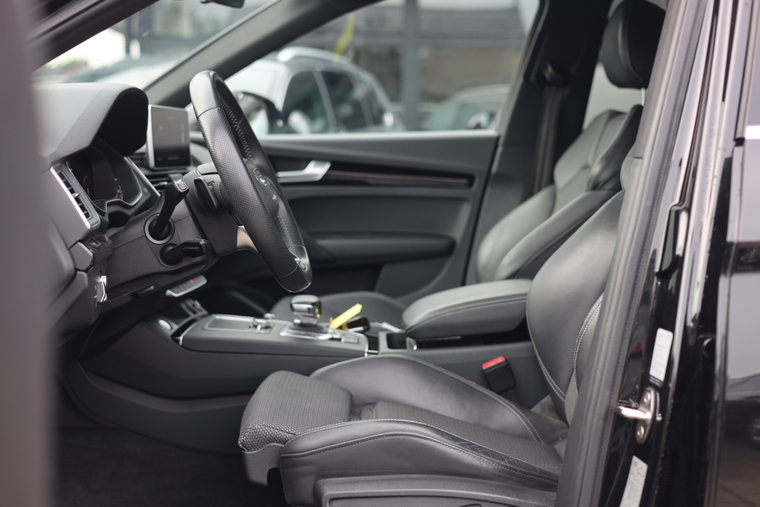 Vehicle Image 9