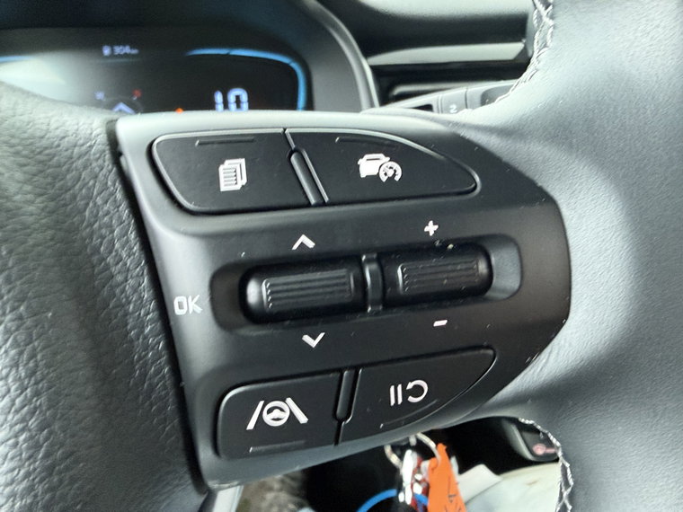 Vehicle Image 26