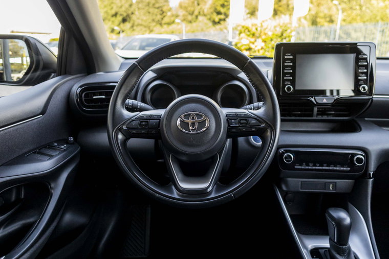 Vehicle Image 16