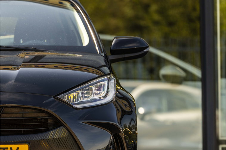 Vehicle Image 9