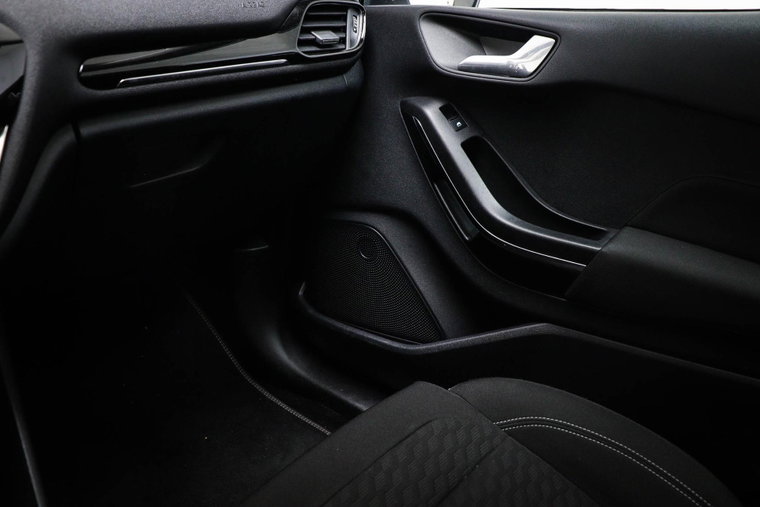 Vehicle Image 36