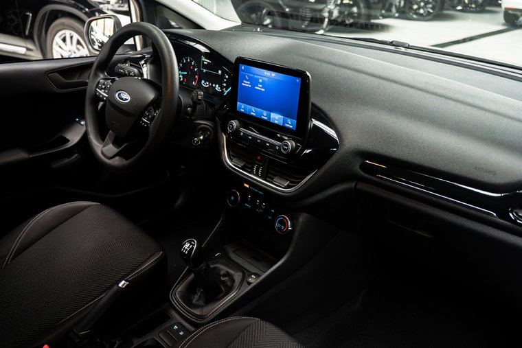 Vehicle Image 13