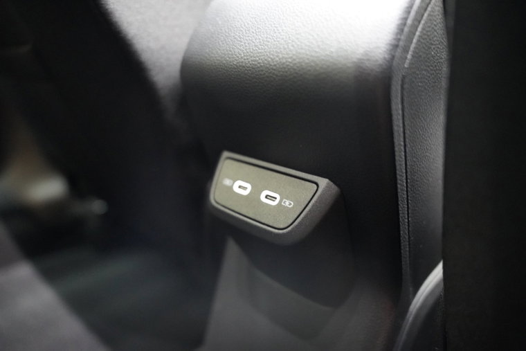 Vehicle Image 37