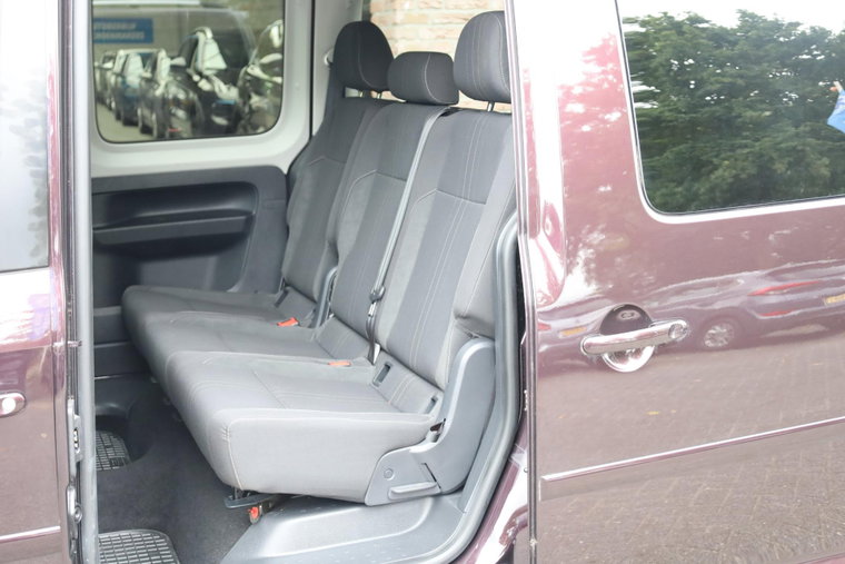 Vehicle Image 32