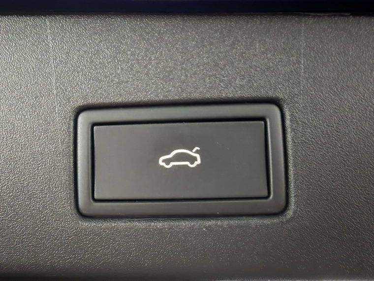 Vehicle Image 28