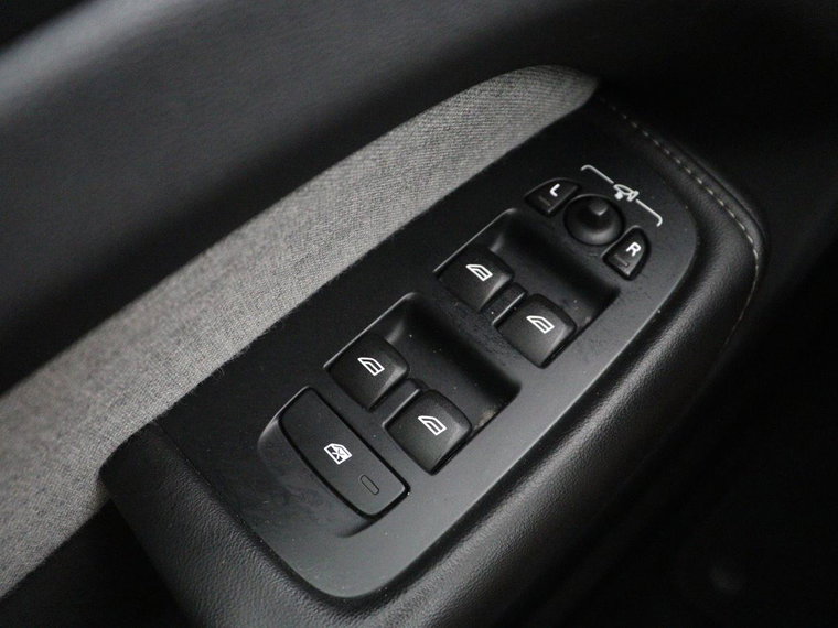 Vehicle Image 40