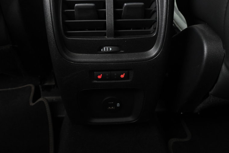 Vehicle Image 43