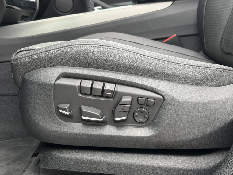 Vehicle Image 27