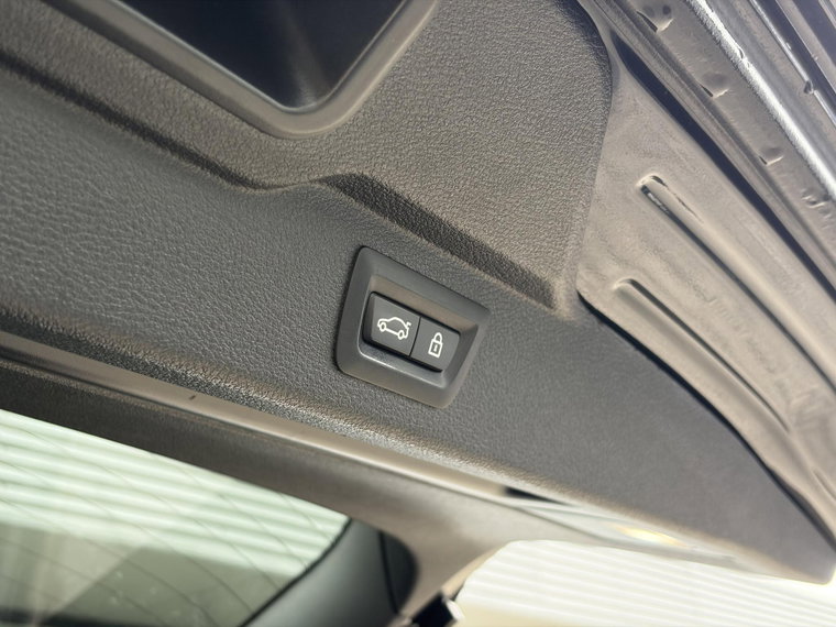 Vehicle Image 48