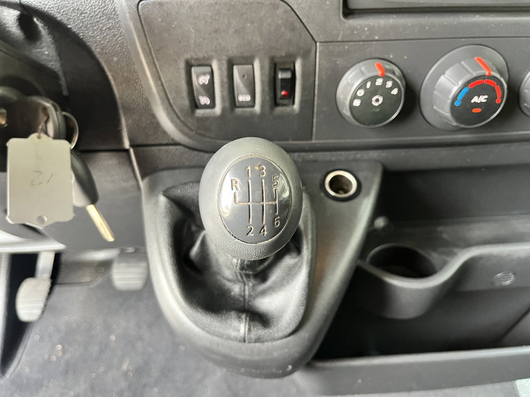 Vehicle Image 35