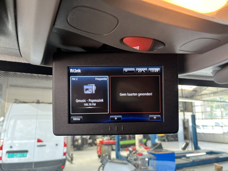 Vehicle Image 42
