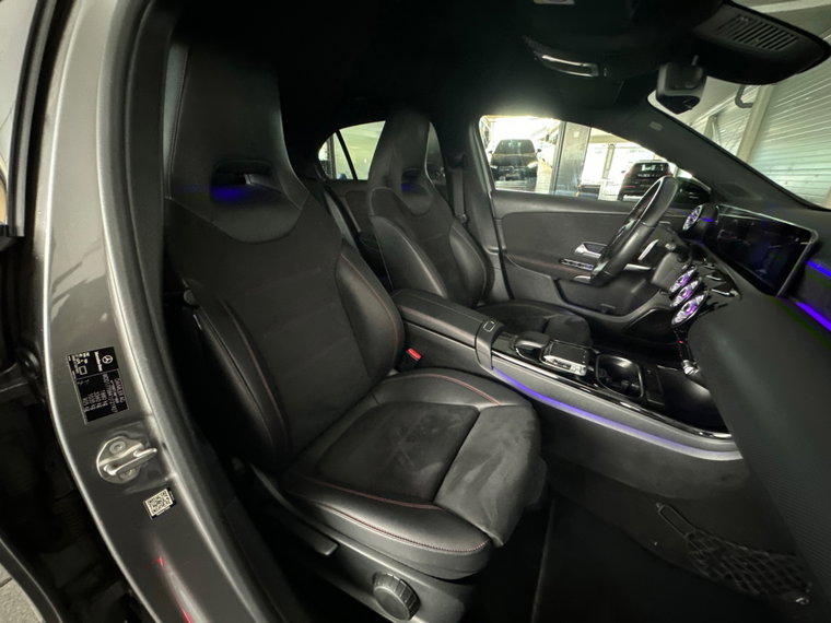 Vehicle Image 30
