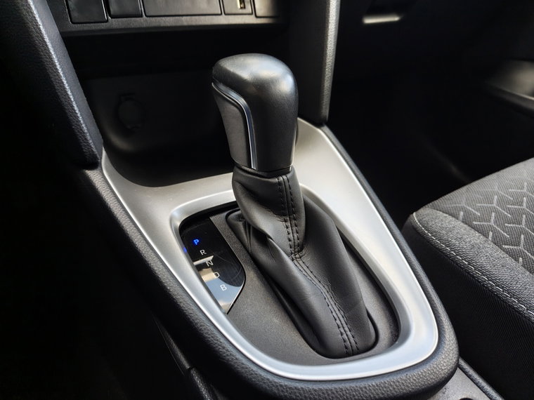 Vehicle Image 25