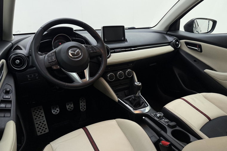 Vehicle Image 15
