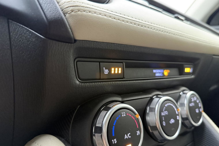 Vehicle Image 22
