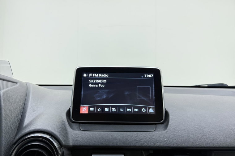 Vehicle Image 25