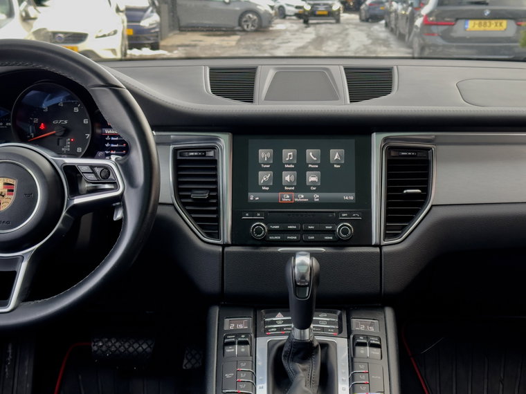 Vehicle Image 21