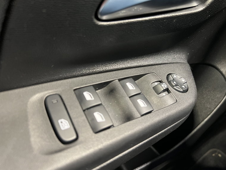 Vehicle Image 26