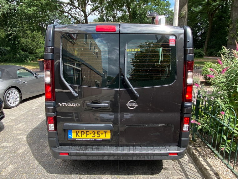 Vehicle Image 32