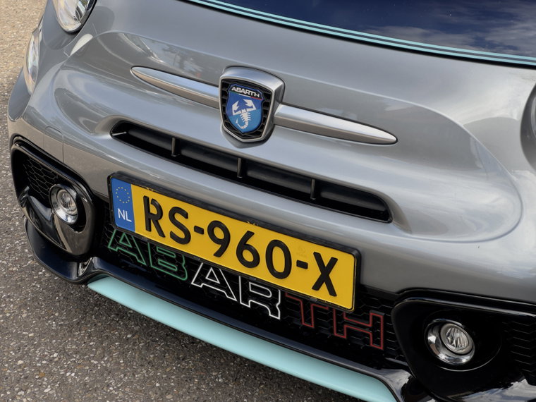 Vehicle Image 32