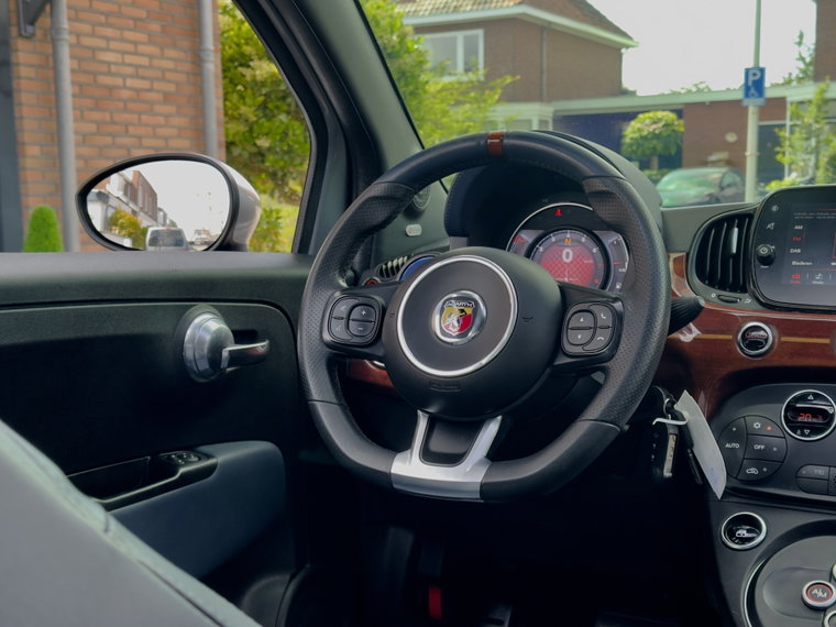 Vehicle Image 36