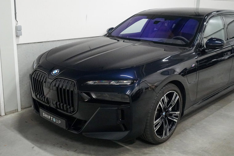 Vehicle Image 32