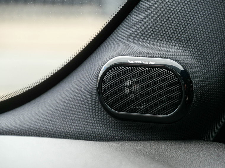 Vehicle Image 17