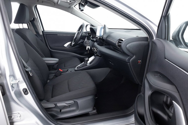 Vehicle Image 6