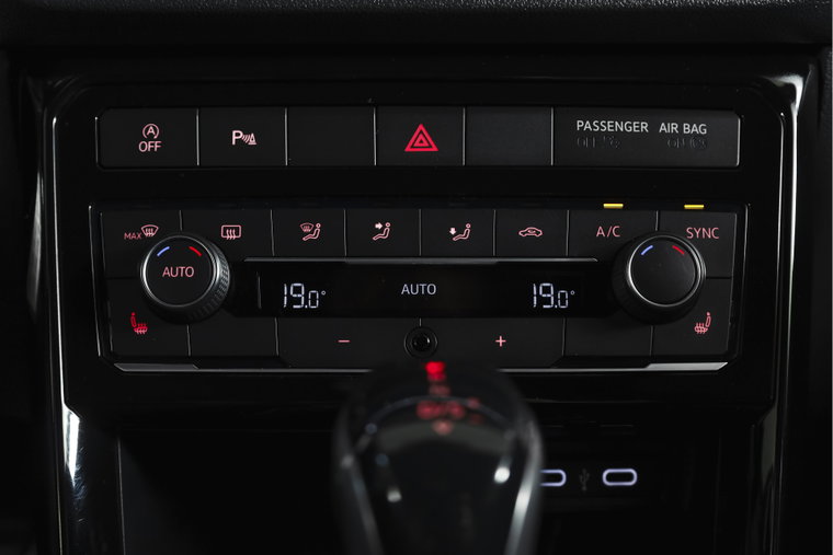 Vehicle Image 26