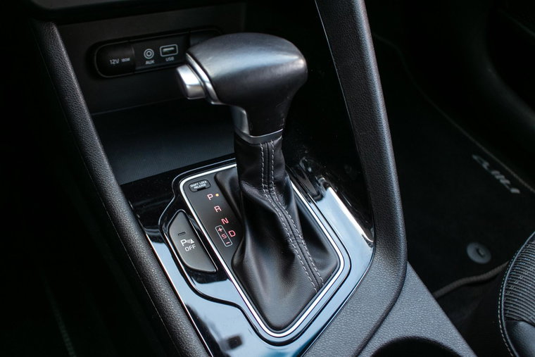 Vehicle Image 25