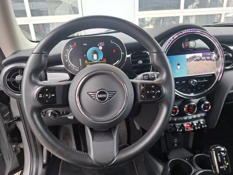 Vehicle Image 26
