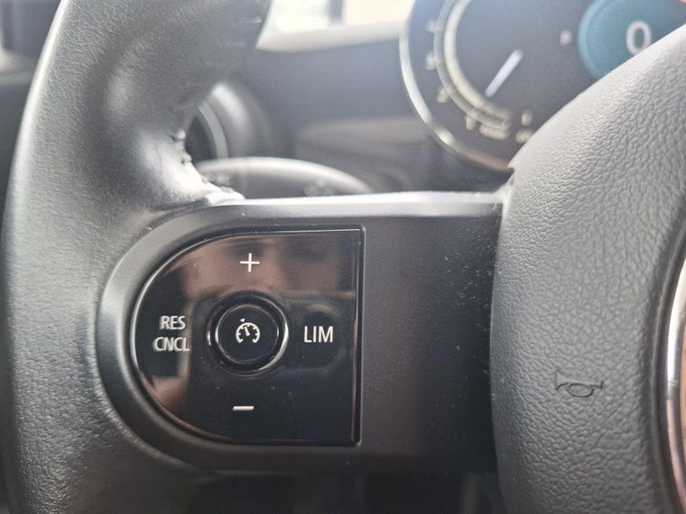 Vehicle Image 27