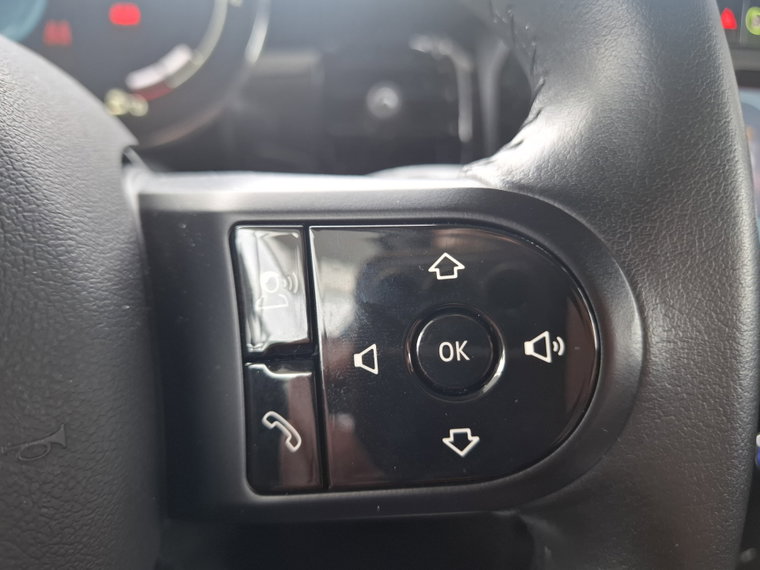 Vehicle Image 28