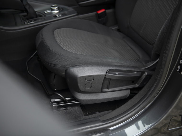 Vehicle Image 40