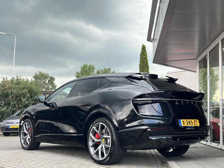 Vehicle Image 8