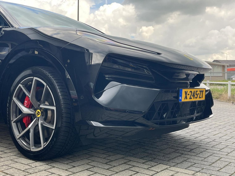 Vehicle Image 10