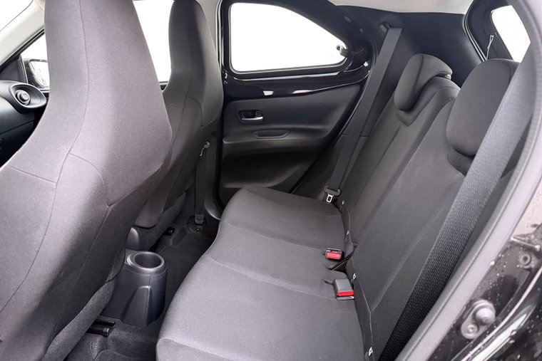 Vehicle Image 12