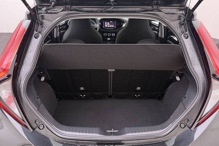 Vehicle Image 13