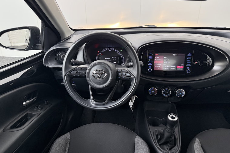 Vehicle Image 8