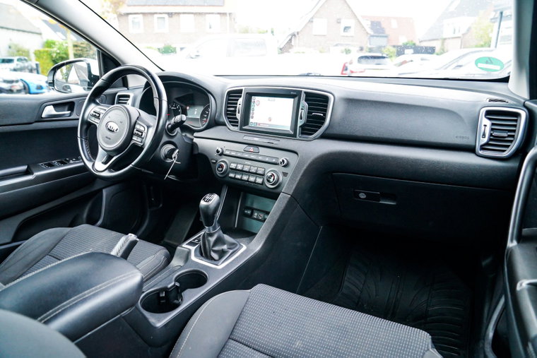 Vehicle Image 22