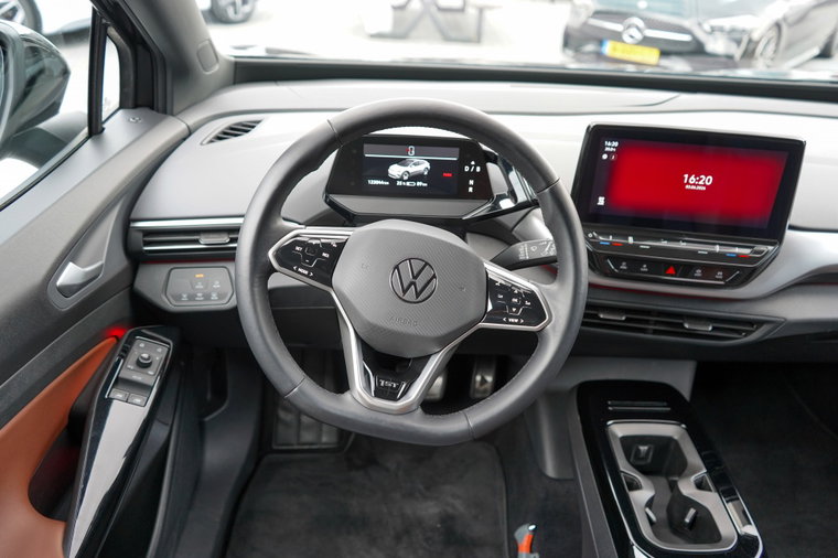 Vehicle Image 22