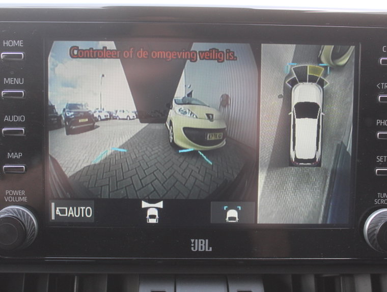 Vehicle Image 33