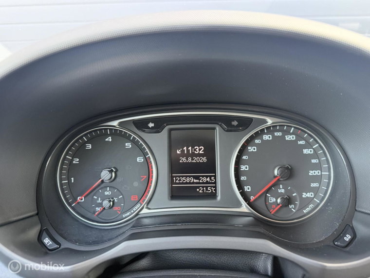 Vehicle Image 32