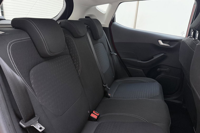 Vehicle Image 17