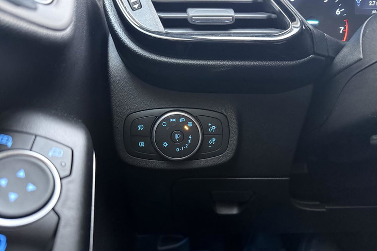 Vehicle Image 19
