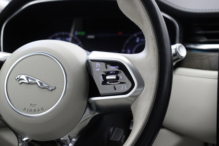 Vehicle Image 26